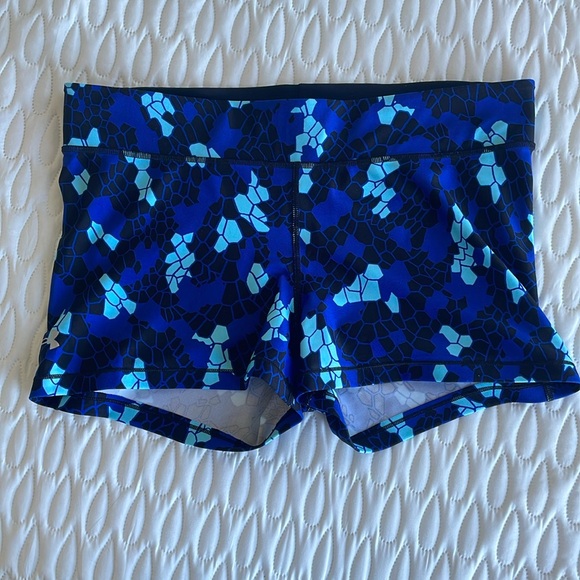 Under Armour Women’s training shorts - Picture 1 of 6